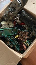 Soldaatjes ridders voertuigen speelgoed doos vol, Ophalen of Verzenden, Zo goed als nieuw