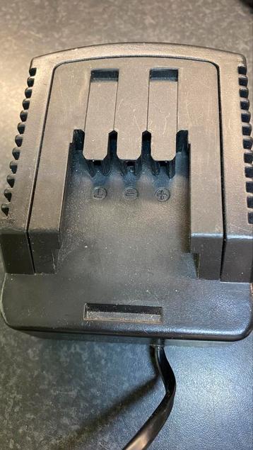 Accu oplader beschikbaar voor biedingen