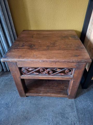 Bijzettafel uit de collectie van Hedi Meubelen 60x60x59 beschikbaar voor biedingen