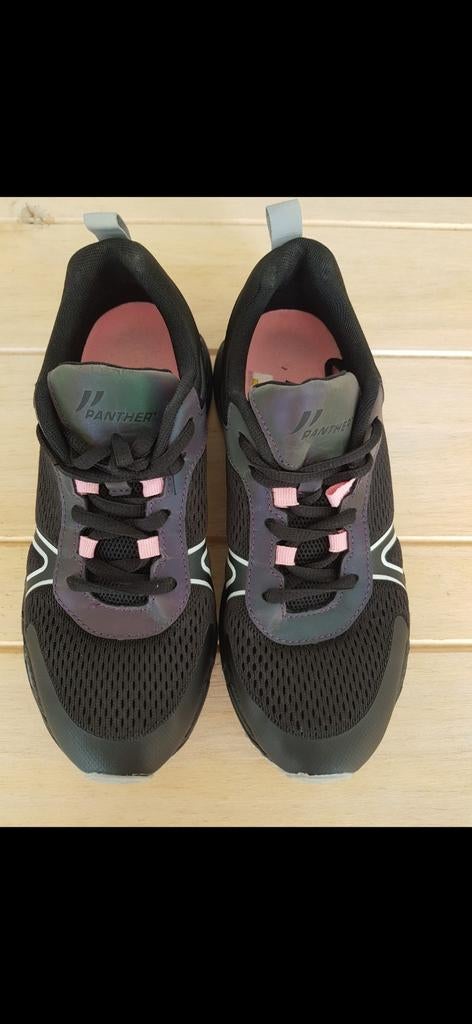 Mooie dames sportschoenen, Sport en Fitness, Overige merken, Hardloopschoenen, Ophalen of Verzenden, Zo goed als nieuw