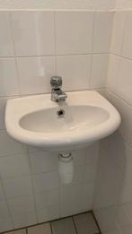 Wastafel toilet, Huis en Inrichting, Badkamer | Badkamermeubels, Ophalen, Minder dan 50 cm, Zo goed als nieuw, Minder dan 100 cm