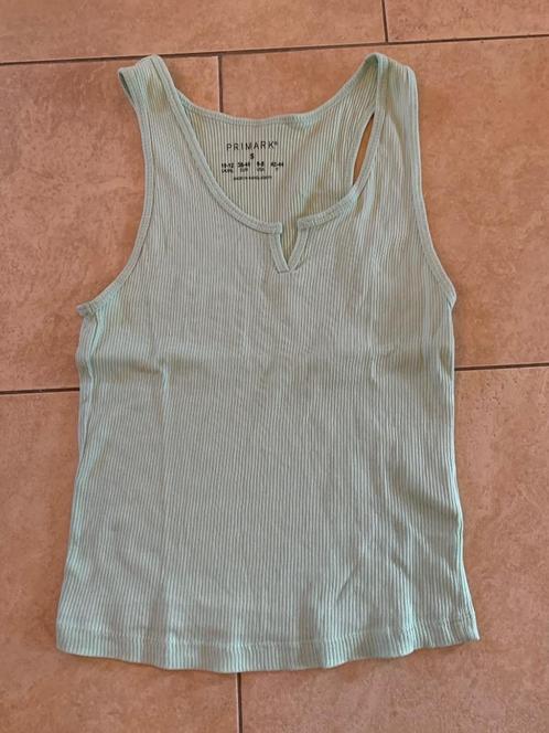 Groen topje / hemdje, maat S, Kleding | Dames, Tops, Zo goed als nieuw, Maat 36 (S), Groen, Zonder mouw, Ophalen of Verzenden
