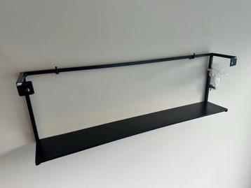 2x Metalen Wandrek - Stijlvol & Praktisch! beschikbaar voor biedingen