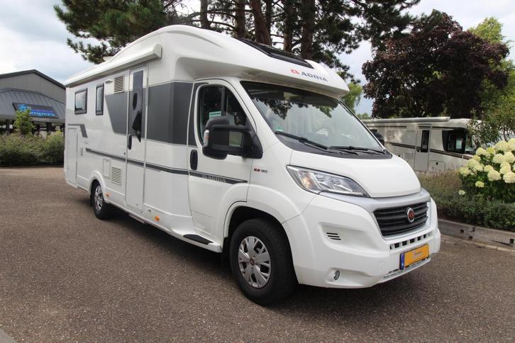 Adria Coral 670 S SL (bj 2018), Caravans en Kamperen, Campers, Bedrijf, tot en met 3, Half-integraal, Adria, Diesel, 7 tot 8 meter