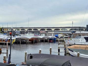 Per direct te huur mega garage in Warmond beschikbaar voor biedingen