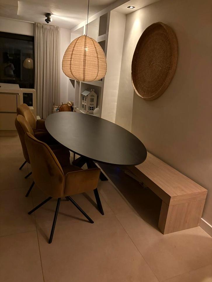 Zwarte ovale eettafel 220x100 (eventueel met 6 stoelen), Huis en Inrichting, Tafels | Eettafels, Gebruikt, 100 tot 150 cm, 200 cm of meer