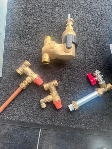 Vuilfilter met magneet en gaskranen beschikbaar voor biedingen
