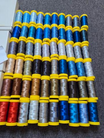 ZOLDEROPRUIMING 60klosjes machine borduurgaren coats alcazar beschikbaar voor biedingen