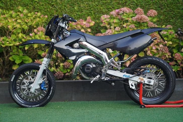 Derbi DRD Black Edition, Fietsen en Brommers, Brommers | Derbi, Zo goed als nieuw, Maximaal 45 km/u, Ophalen