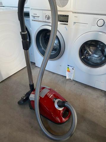 Miele Compact C1 EcoLine Stofzuiger - Rood beschikbaar voor biedingen