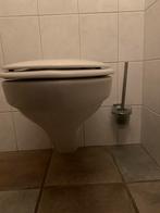 Wit hangtoilet (Villeroy&Boch), Doe-het-zelf en Verbouw, Sanitair, Steen, Toilet, Gebruikt, Ophalen