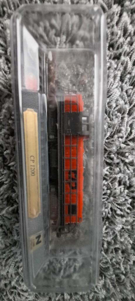 Portugese dummy locomotief N schaal CP1200, Hobby en Vrije tijd, Modeltreinen | N-Spoor, Nieuw, Locomotief, Gelijkstroom, Overige merken