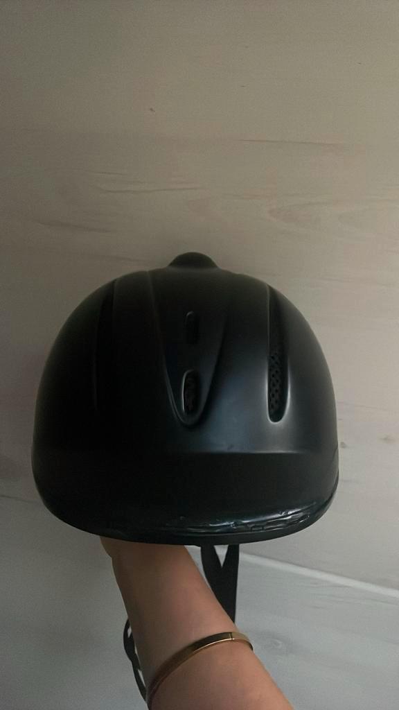 2 paardrijd caps te koop, Dieren en Toebehoren, Paardrijkleding, Zo goed als nieuw, Cap, Ophalen