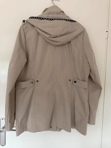 Parka jas maat 40/42(Beige) beschikbaar voor biedingen