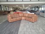 ✅️️️️️️ GEREINIGD cognacbruine suede hoekbank 290x260 BEZORG, Metaal, 250 tot 300 cm, Info@onbekend.nl, Hoekbank