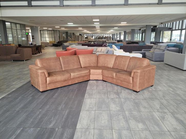 ✅️️️️️️ GEREINIGD cognacbruine suede hoekbank 290x260 BEZORG, Huis en Inrichting, Banken | Bankstellen, Zo goed als nieuw, Hoekbank