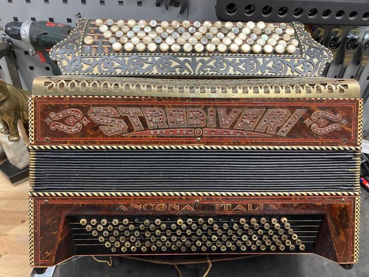 Accordion, Muziek en Instrumenten, Accordeons, Gebruikt, Knopaccordeon, Overige formaten, Overige merken, Ophalen