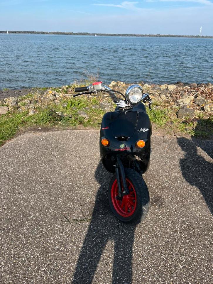 Aprillia habana custom 70cc, Fietsen en Brommers, Scooters | Piaggio, Gebruikt, Overige modellen, Tweetakt, Ophalen