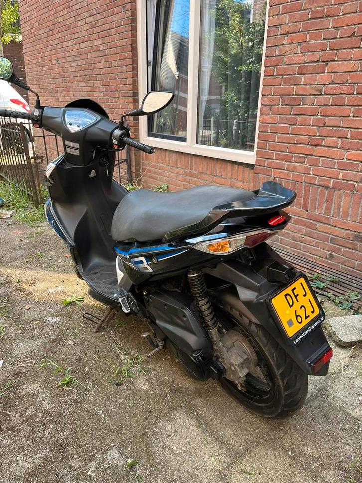 Kymco Super 8 brommer – bouwjaar 2015 - geel kenteken, Fietsen en Brommers, Scooters | Kymco, Gebruikt, Super 8, Maximaal 45 km/u