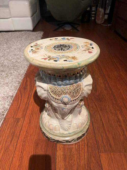 Decoratief keramisch olifantenkrukje / bijzettafel, Huis en Inrichting, Woonaccessoires | Zuilen en Pilaren, Ophalen of Verzenden