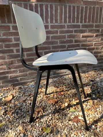 6x originele Revolt Friso Kramer stoel uit 1964 beschikbaar voor biedingen
