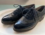Blauw met goud Tamaris veter schoenen maat 40, Kleding | Dames, Schoenen, Ophalen of Verzenden, Zo goed als nieuw, Zwart, Schoenen met lage hakken