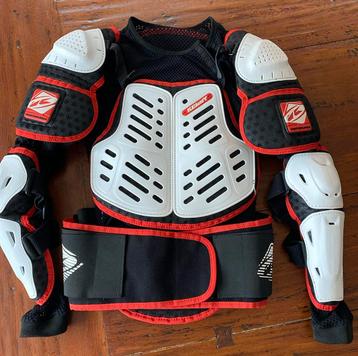 Kenny bodyprotector beschikbaar voor biedingen