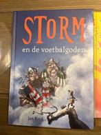 Storm en de voetbalgoden - Jan Birck, Ophalen of Verzenden, Zo goed als nieuw, Fictie algemeen