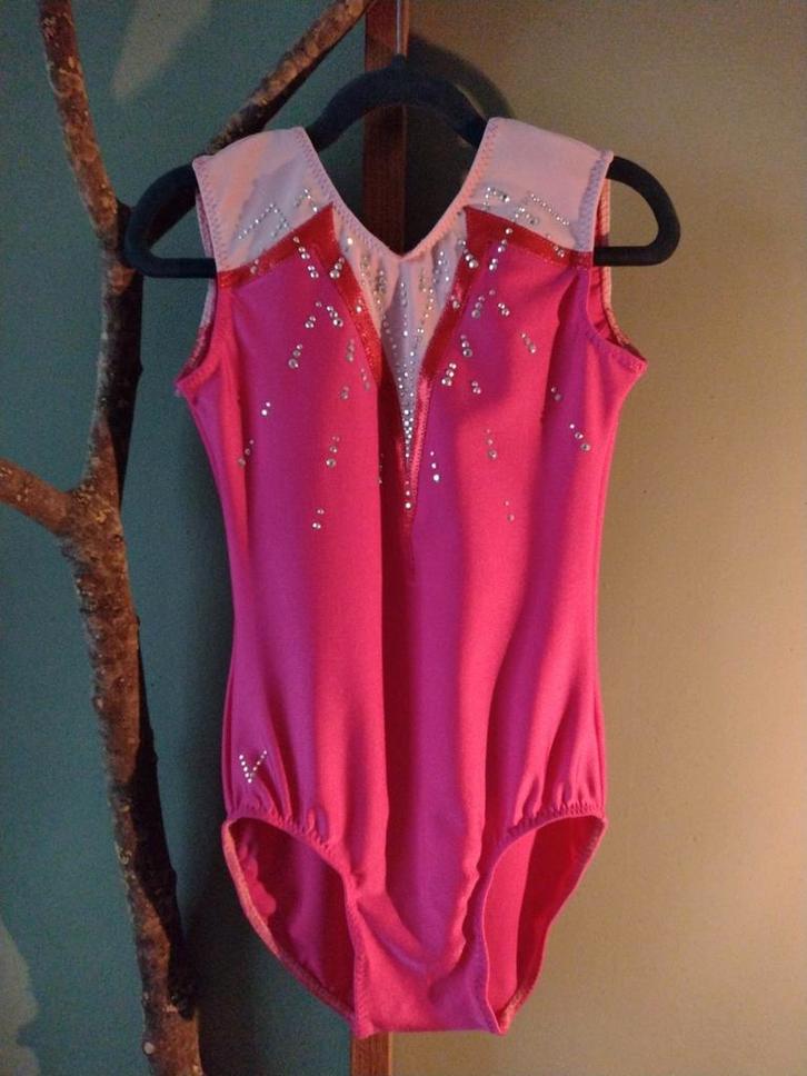 Turnpakje+broekje mt 134/140 nieuw handwerk, Sport en Fitness, Turnen, Nieuw, Turnpak(je), Kindermaat 122 t/m 140, Roze, Ophalen of Verzenden