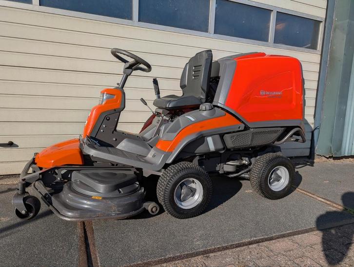 Nette Husqvarna rider RC 320 TS AWD 4x4 stuurbekr. opvang!, Tuin en Terras, Zitmaaiers, Gebruikt, 90 tot 120 cm, Elektrische starter