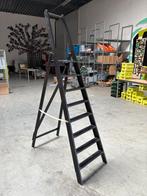 Massief houten trap met metalen elementen (zwart), Doe-het-zelf en Verbouw, Ladders en Trappen, Ophalen of Verzenden, Gebruikt