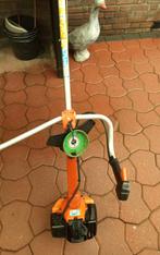 Goed werkende bosmaaier werkt na behoren, Ophalen, Benzine