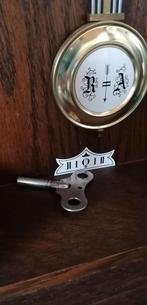 Antieke klassieke klok, paard, Ophalen