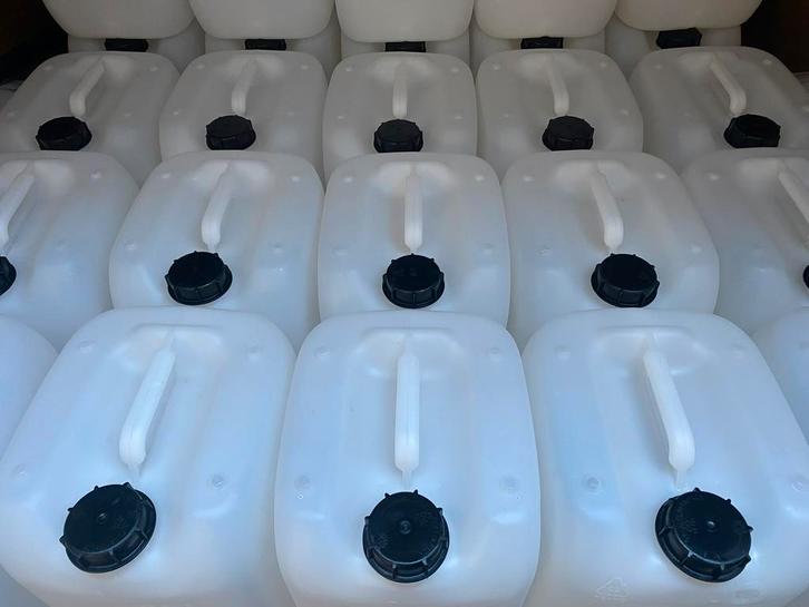 20 / 25 / 30 / (60 Liter Ton) jerrycan's schoon van binnen.., Tuin en Terras, Regentonnen, Gebruikt, Metaal, Ophalen