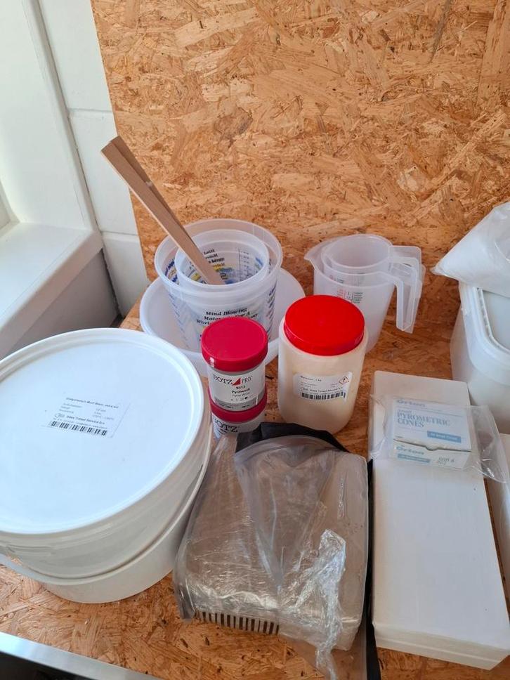 Set pottenbakken en gieten, Hobby en Vrije tijd, Pottenbakken, Zo goed als nieuw, Ophalen of Verzenden