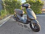 Zwarte scooter | Zwarte Piaggio Zip Snorscooter 50CC, 4 takt, Fietsen en Brommers, Scooters | Piaggio, Ophalen, Gebruikt, Zip