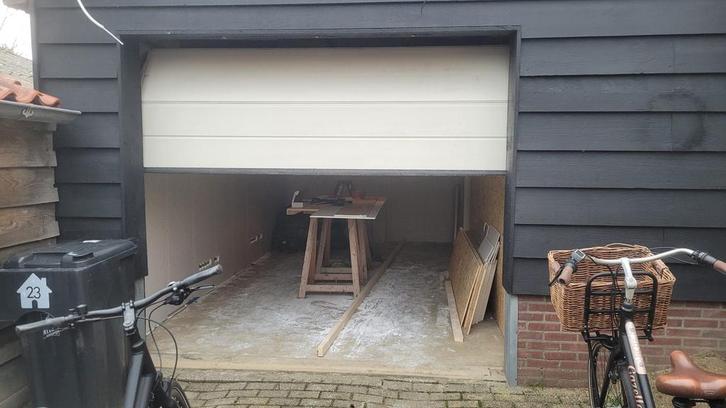 Garagedeur - Sectionaaldeur, Doe-het-zelf en Verbouw, Deuren en Horren, Gebruikt, Garagedeur, 215 cm of meer, 120 cm of meer, Metaal
