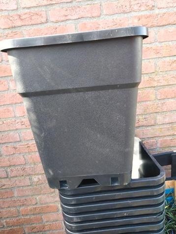 Plantenbak  beschikbaar voor biedingen