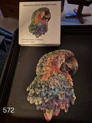 Mysterious Parrot wooden puzzle A5.

 beschikbaar voor biedingen
