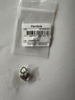 Pandora bedel hart roze steentjes. Limited edition, Pandora, Nieuw, Ophalen of Verzenden, 1 bedel