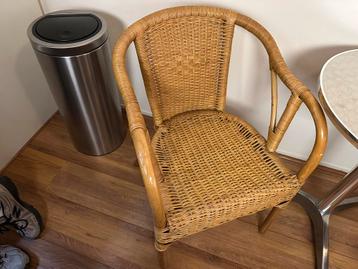 Rotan stoel beschikbaar voor biedingen