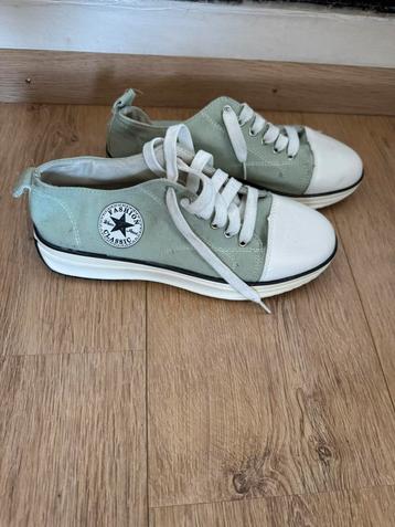 Sneakers maat 41 nieuw beschikbaar voor biedingen