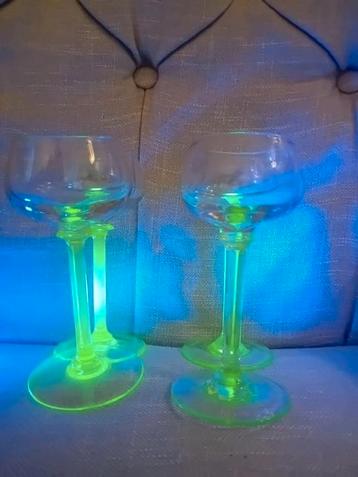 Antieke Annegroen glazen Art Deco 4 stuks 1930 prachtstaat.  beschikbaar voor biedingen