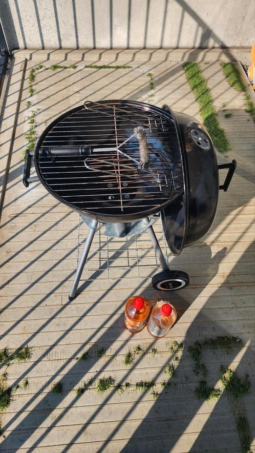 Charcoal Houtskool BBQ Grill Barbecue on wheels op wielen, Tuin en Terras, Houtskoolbarbecues, Ophalen