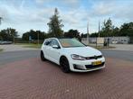 Volkswagen Golf 7 GTI DSG Pano Ambient light digitaldash, 65 €/maand, Zwart, 1984 cc, Wit