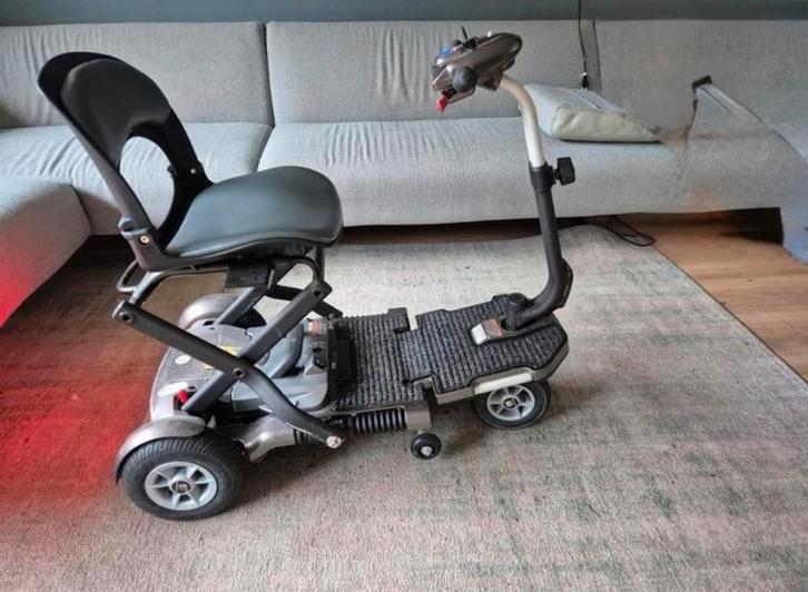 MANGO BOBBY DELUXE opvouwbare reis scootmobiel, Diversen, Rolstoelen, Zo goed als nieuw, Elektrische rolstoel, Inklapbaar, Ophalen