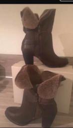 Bruine enkellaarsjes met hak en bont, Ophalen of Verzenden, Zo goed als nieuw, Bruin, Lage of Enkellaarzen