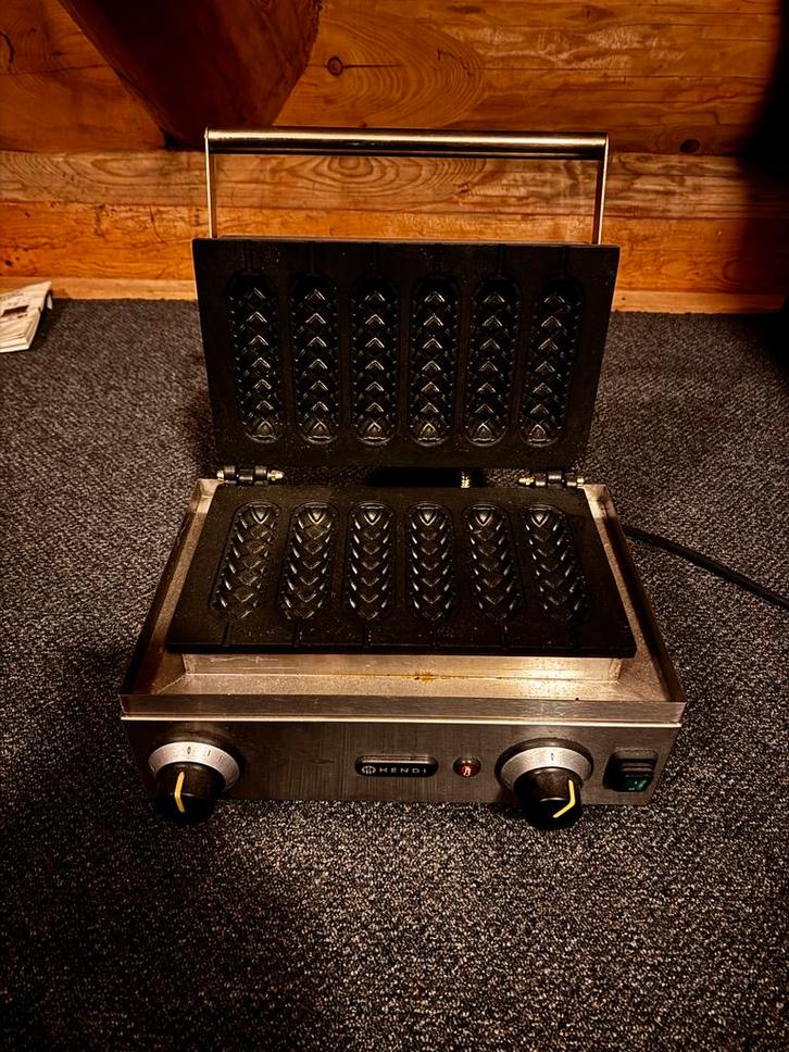 Hendi Corn Dog Wafelijzer - Weinig Gebruikt, Witgoed en Apparatuur, Wafelijzers, Zo goed als nieuw, Ophalen