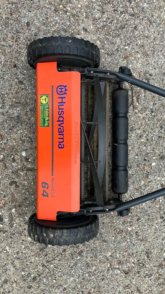 HANDMAAIER 40CM HUSQVARNA = hoogteverstelbaar, Tuin en Terras, Grasmaaiers, Zo goed als nieuw, Handgrasmaaier, 40 t/m 49 cm, Kooimesmaaier