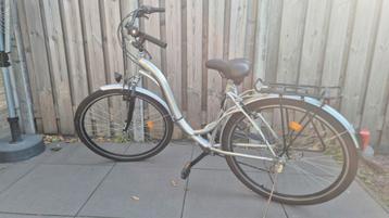 Damesfiets met lage instap beschikbaar voor biedingen